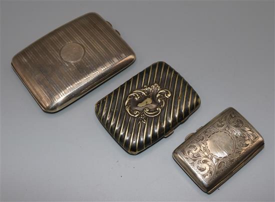 2 cigarette cased & a plated cigarette case